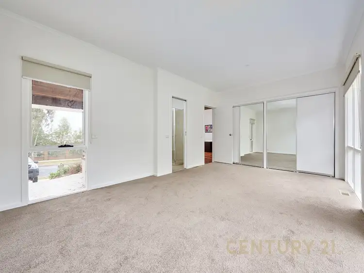 Fourth view of Homely house listing, 15 Pickersgill Court, Endeavour Hills VIC 3802
