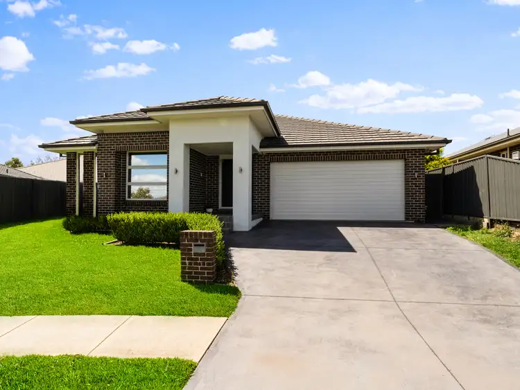 10 Hubble Street, Gregory Hills NSW 2557
