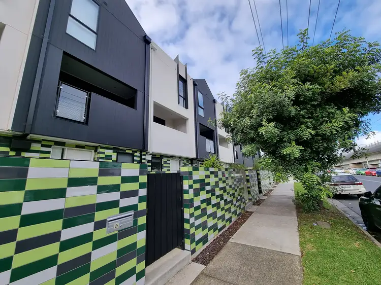 4/163 Carinish Road