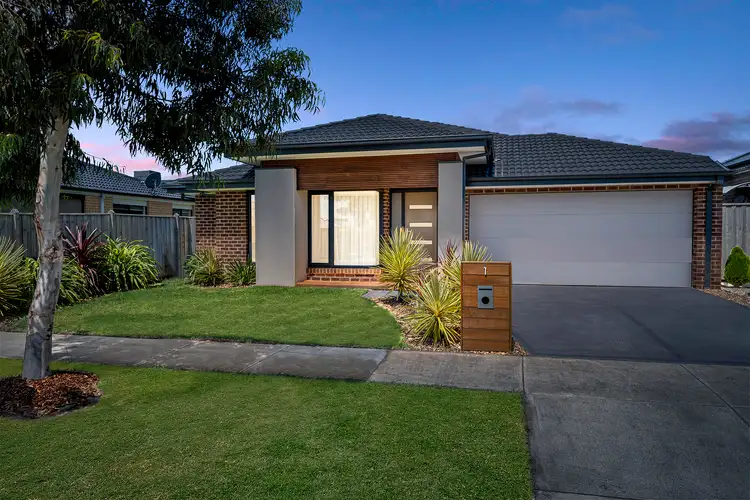 1 Hammond Road, Cranbourne West VIC 3977