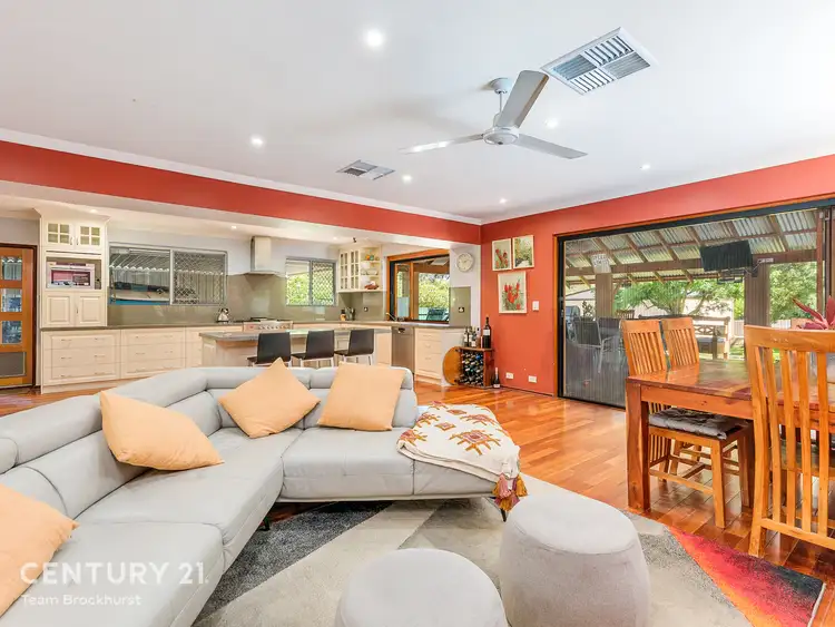 15 Cootamundra Way, Maida Vale WA 6057