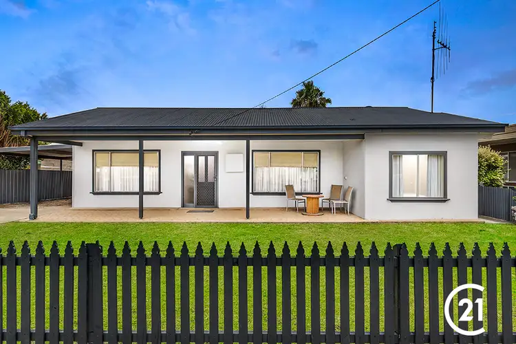 33 Regent Street, Moama NSW 2731