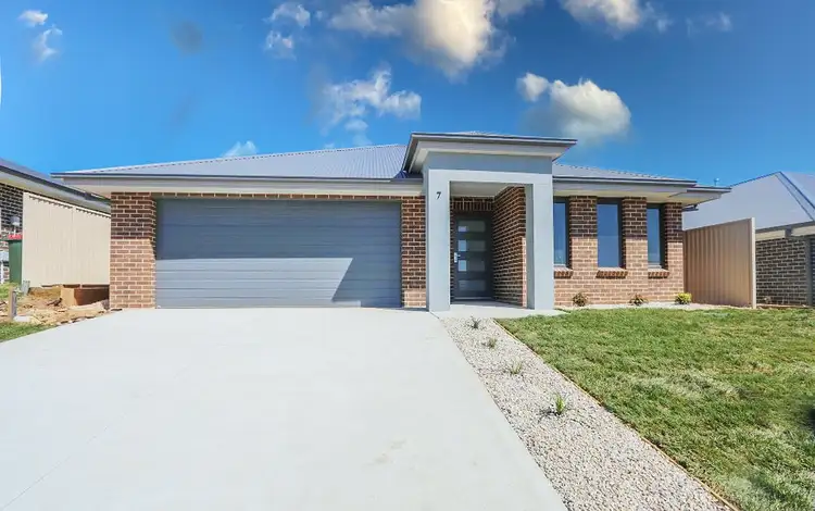 7 Basalt Way, Kelso NSW 2795