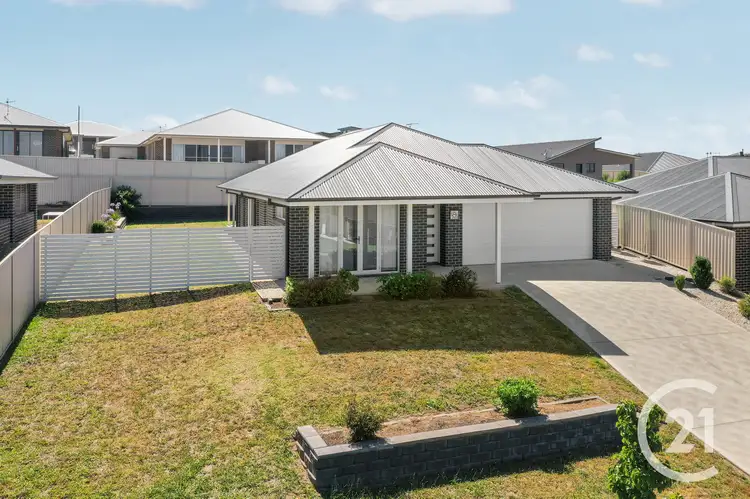 Main view of Homely house listing, 8 McGillan Drive, Kelso NSW 2795