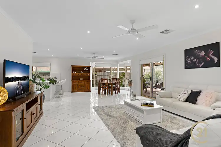 Fifth view of Homely house listing, 2 Vintage Grove, Gulfview Heights SA 5096