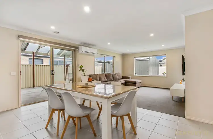 Fifth view of Homely house listing, 85 Blue Horizons way, Pakenham VIC 3810