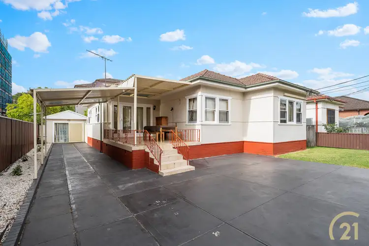 37 Wrentmore Street, Fairfield NSW 2165