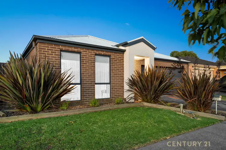 6 Orchard Valley Avenue, Pakenham VIC 3810