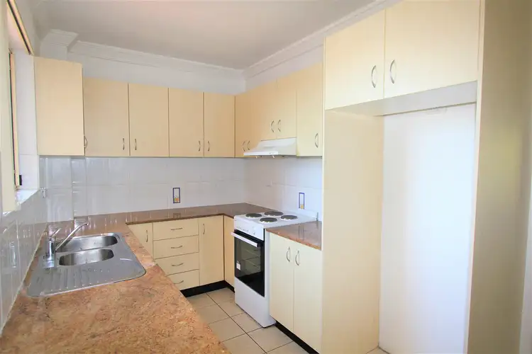 1/ 2 Lancelot Street