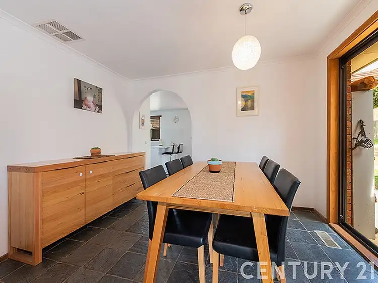 Sixth view of Homely house listing, 2 Douglas Rise, Endeavour Hills VIC 3802