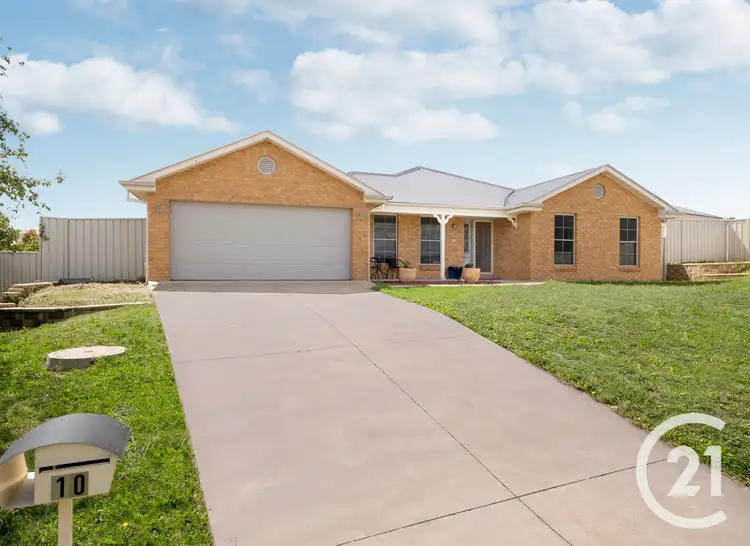 Main view of Homely house listing, 10 Topaz Court, Kelso NSW 2795