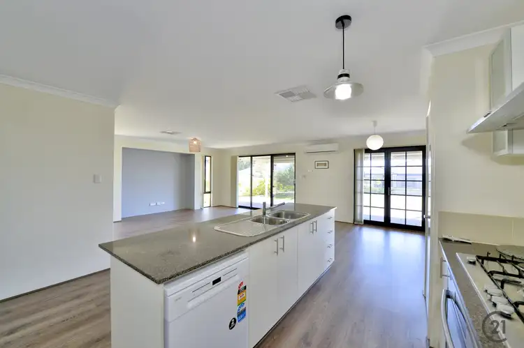 Sixth view of Homely house listing, 2 Toora Mews, Lakelands WA 6180