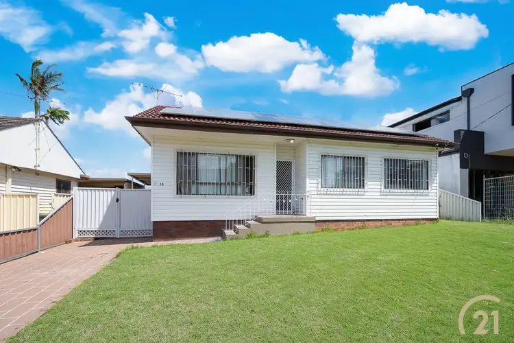 14 Benelong Avenue, Smithfield NSW 2164