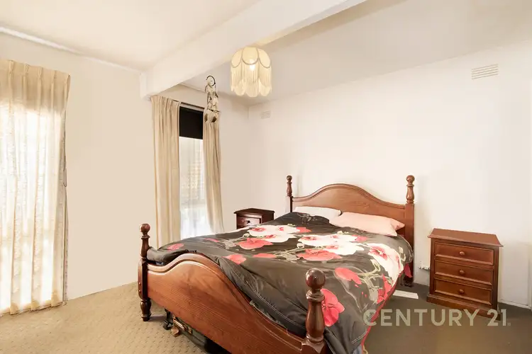 Fifth view of Homely house listing, 4 Fiona Court, Keysborough VIC 3173