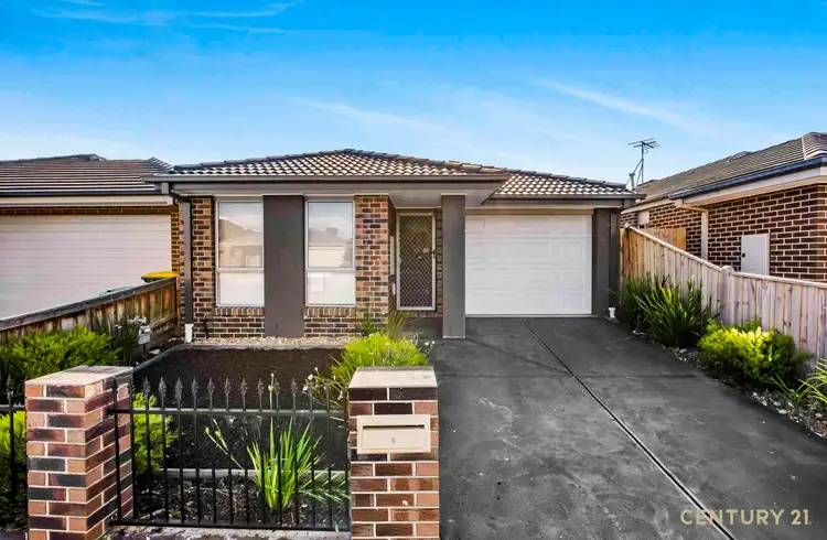 27 Maywood Street, Pakenham VIC 3810