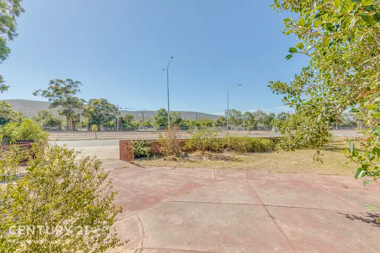 Sixth view of Homely house listing, 4 St Georges Avenue, Champion Lakes WA 6111
