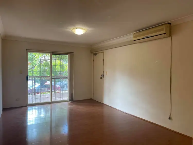 17/76 Meredith Street