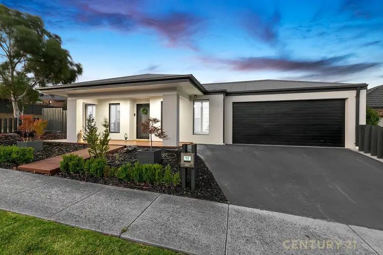15 Corymbia Promenade, Pakenham VIC 3810