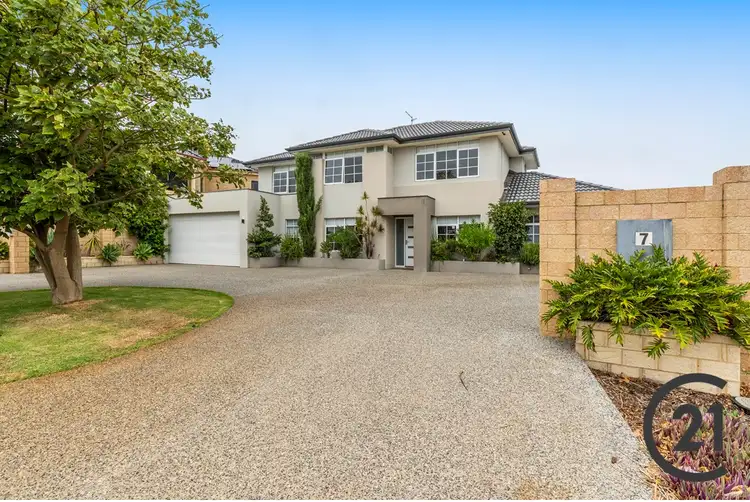 7 Captain Court, Wannanup WA 6210