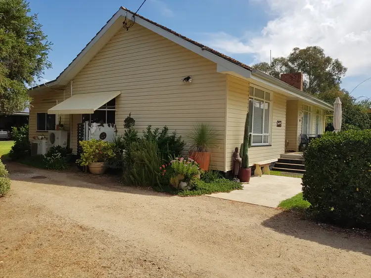 28 Pye Street, Eugowra NSW 2806