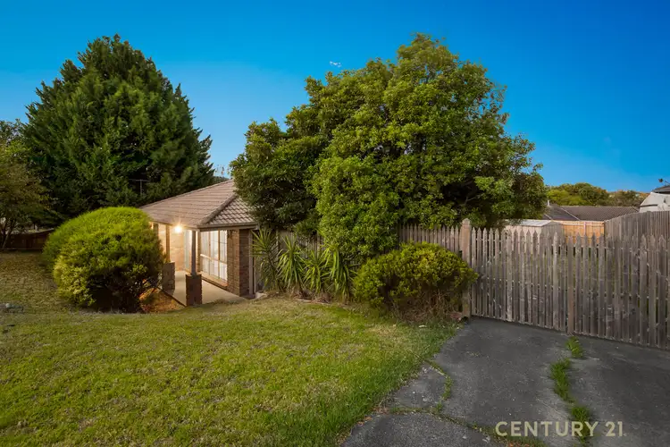 2 Union Avenue, Pakenham VIC 3810