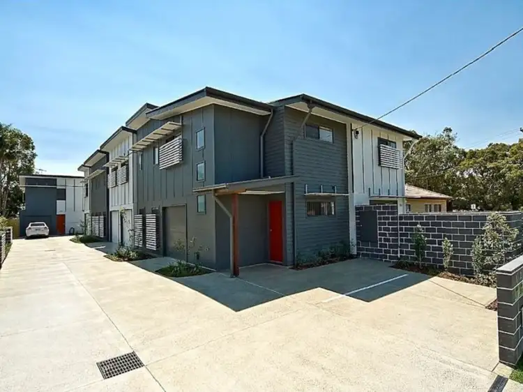 2/11 Fourth Avenue, Bongaree QLD 4507