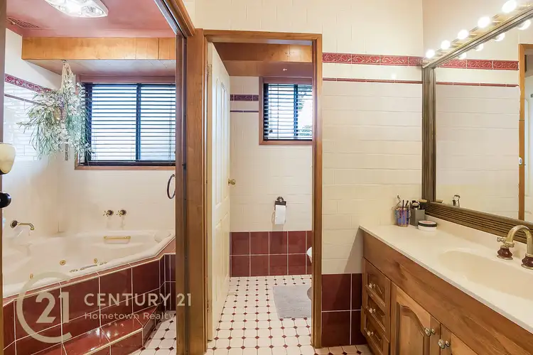 Fifth view of Homely house listing, 2 Hoyle Drive, Dean Park NSW 2761
