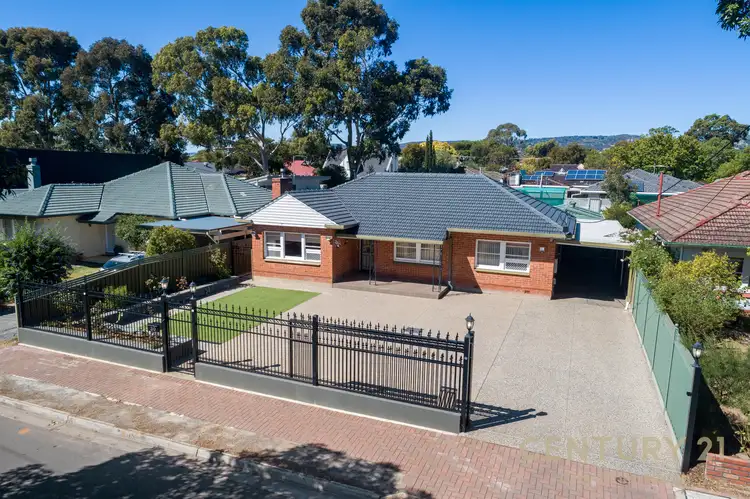 30 Gurrs Rd, Kensington Park SA 5068