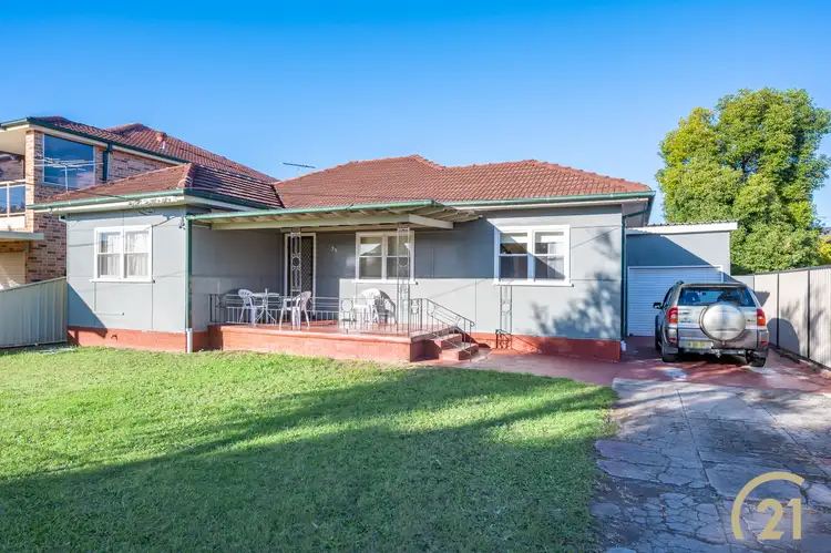 39 Avisford Street, Fairfield NSW 2165
