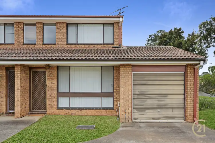1/201-207 Harrow Rd, Glenfield NSW 2167