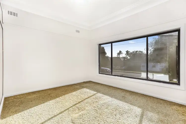 Fourth view of Homely house listing, 15 Warburton Street, Chifley NSW 2036