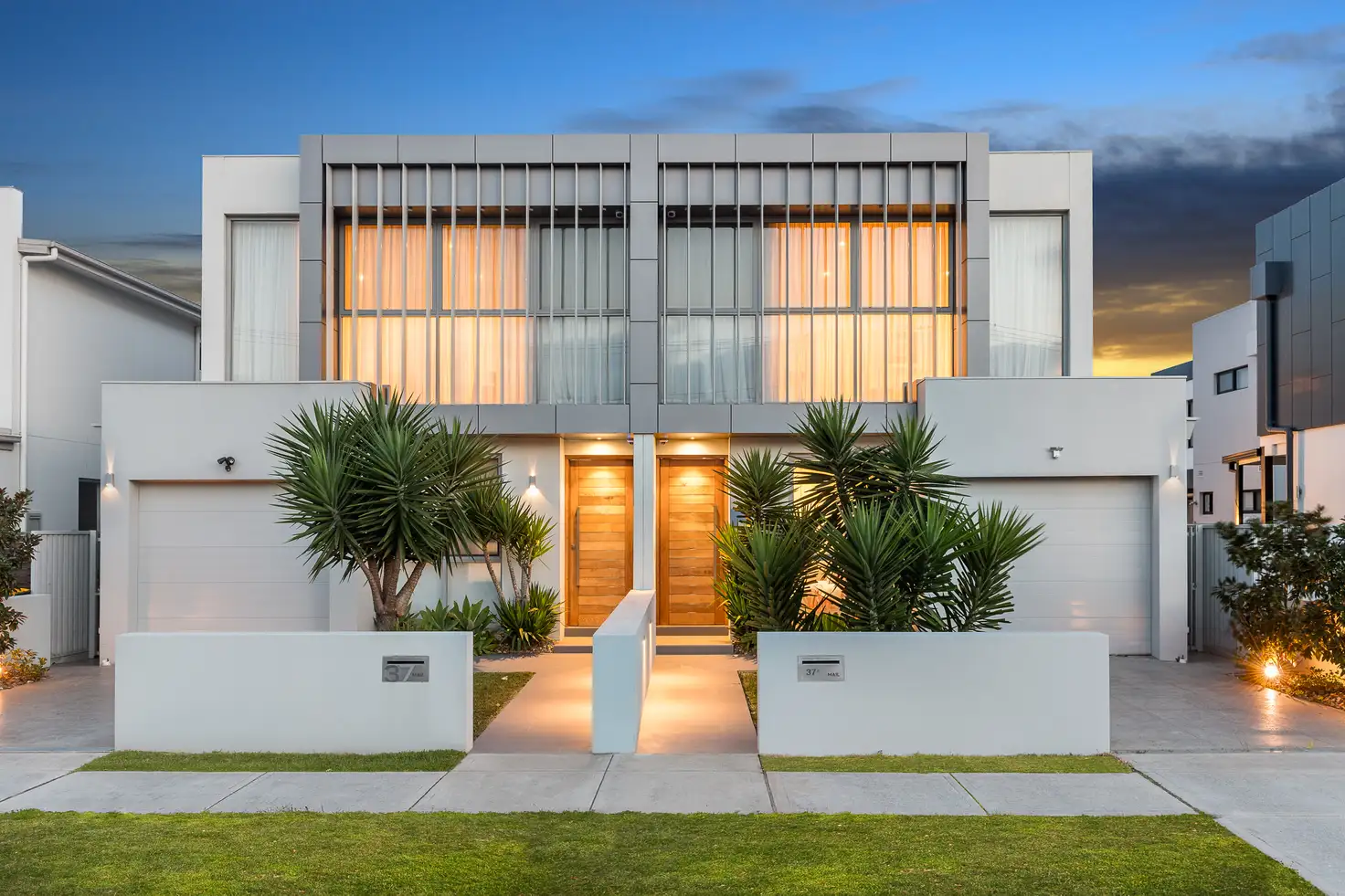 Main view of Homely semi-detached listing, 37 Eyre Street, Chifley NSW 2036