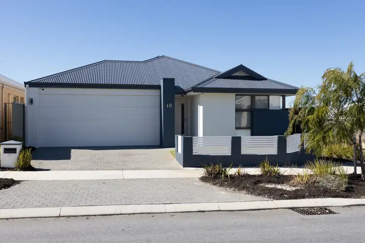 10 Commodore Avenue, Clarkson WA 6030