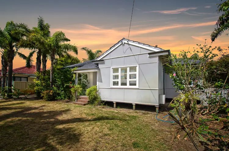 10 Gibbs Street, Carey Park WA 6230