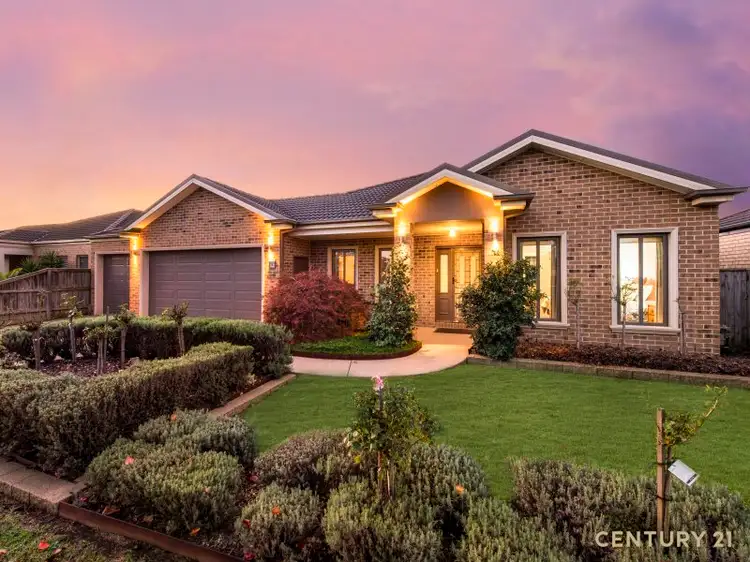 8 Lavender Avenue, Pakenham VIC 3810