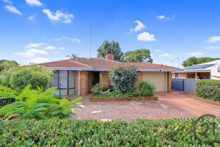 10 Tuart Road, Greenfields WA 6210