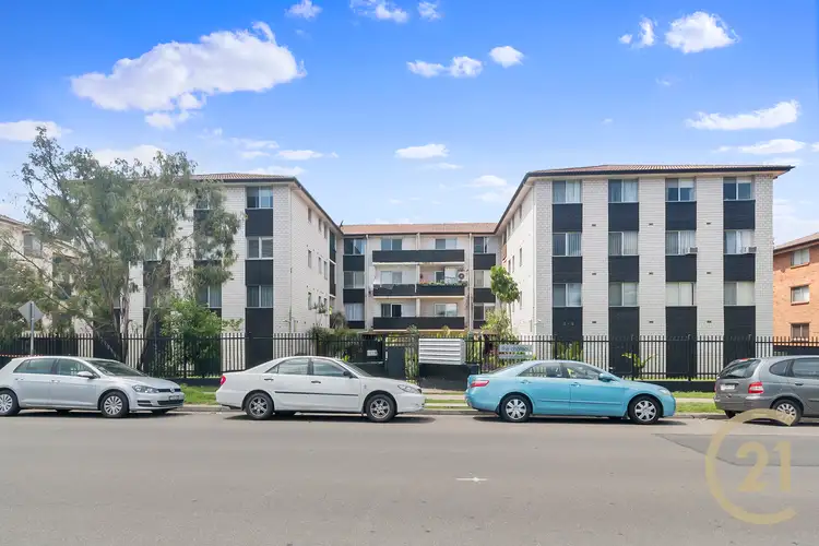 2/12-16 Goulburn Street, Warwick Farm NSW 2170