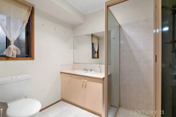 Fourth view of Homely house listing, 5 Gullquist Way, Pakenham VIC 3810