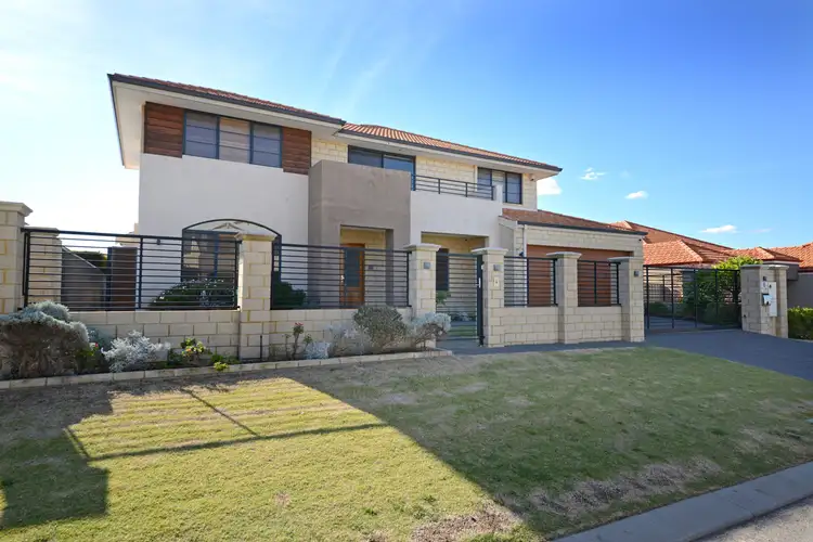 6 Daytona Drive, Iluka WA 6028