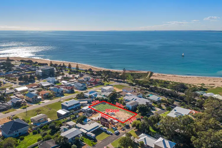 6 Peter Street, Halls Head WA 6210
