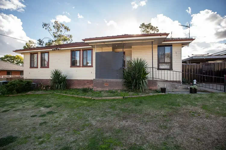 9 Kirkham Crescent, Tamworth NSW 2340