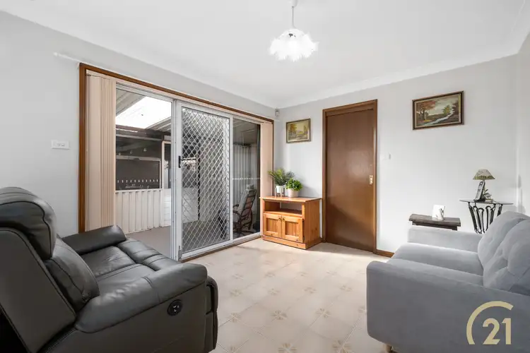 Fifth view of Homely house listing, 2 Meredith Close, Fairfield NSW 2165