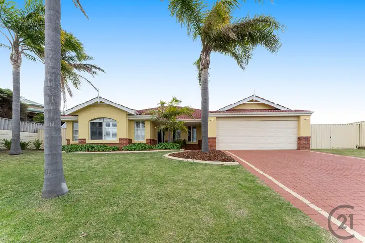 7 Staunton Rise, Halls Head WA 6210