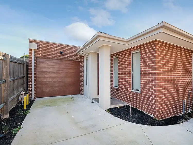 2/33 Hughes Crescent, Dandenong North VIC 3175