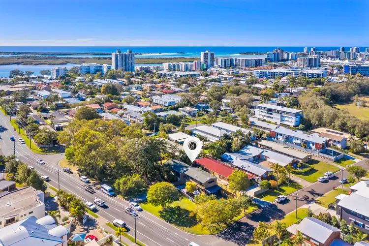 2/1 Kenewin Avenue, Maroochydore QLD 4558