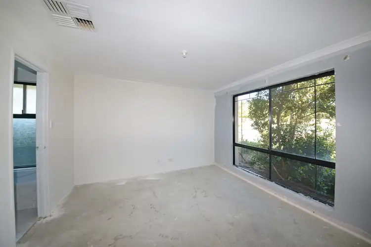 Fifth view of Homely house listing, 2 Canopy Court, Banksia Grove WA 6031