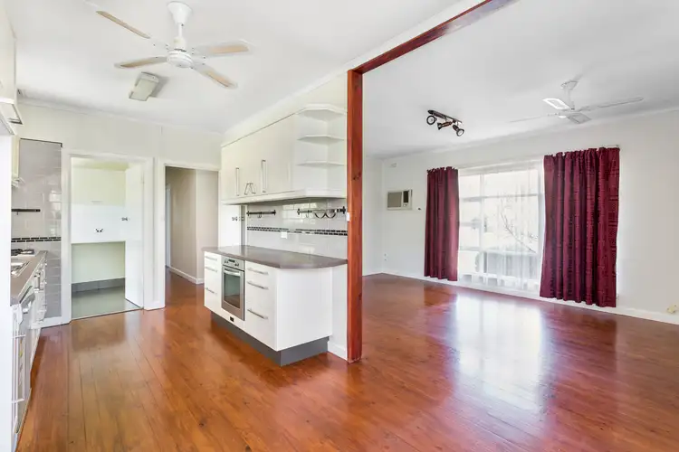 Fifth view of Homely house listing, 5 Jenny Crescent, Morphett Vale SA 5162