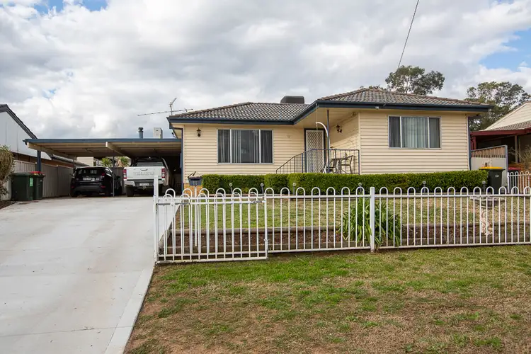 11 Milburn Road, Tamworth NSW 2340