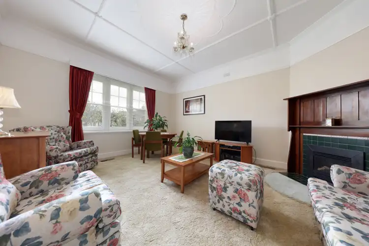 Second view of Homely house listing, 8 Walnut Street, Ormond VIC 3204