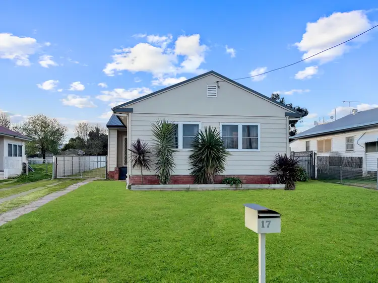 17 Conridge Street, Forbes NSW 2871